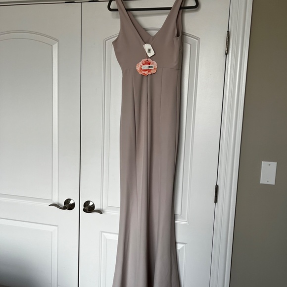 NWT Show Me Your MuMu Morgan Gown‎ Show Me The Ring Stretch Crepe - Picture 6 of 7
